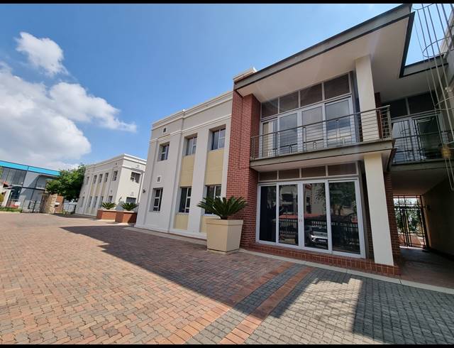 585M² OFFICE FOR SALE IN LONEHILL